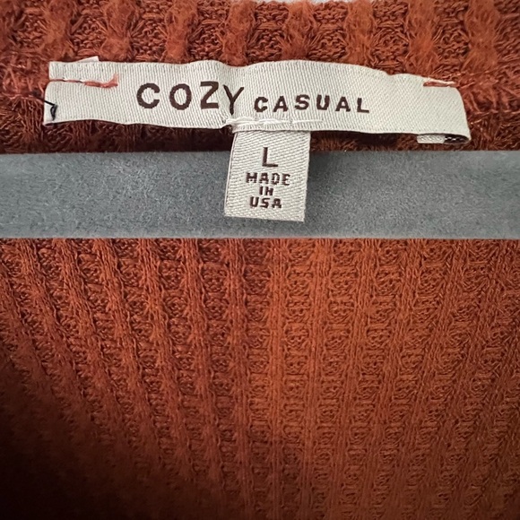 Rust Orange size large sweater with adjustable cinch - Picture 4 of 5